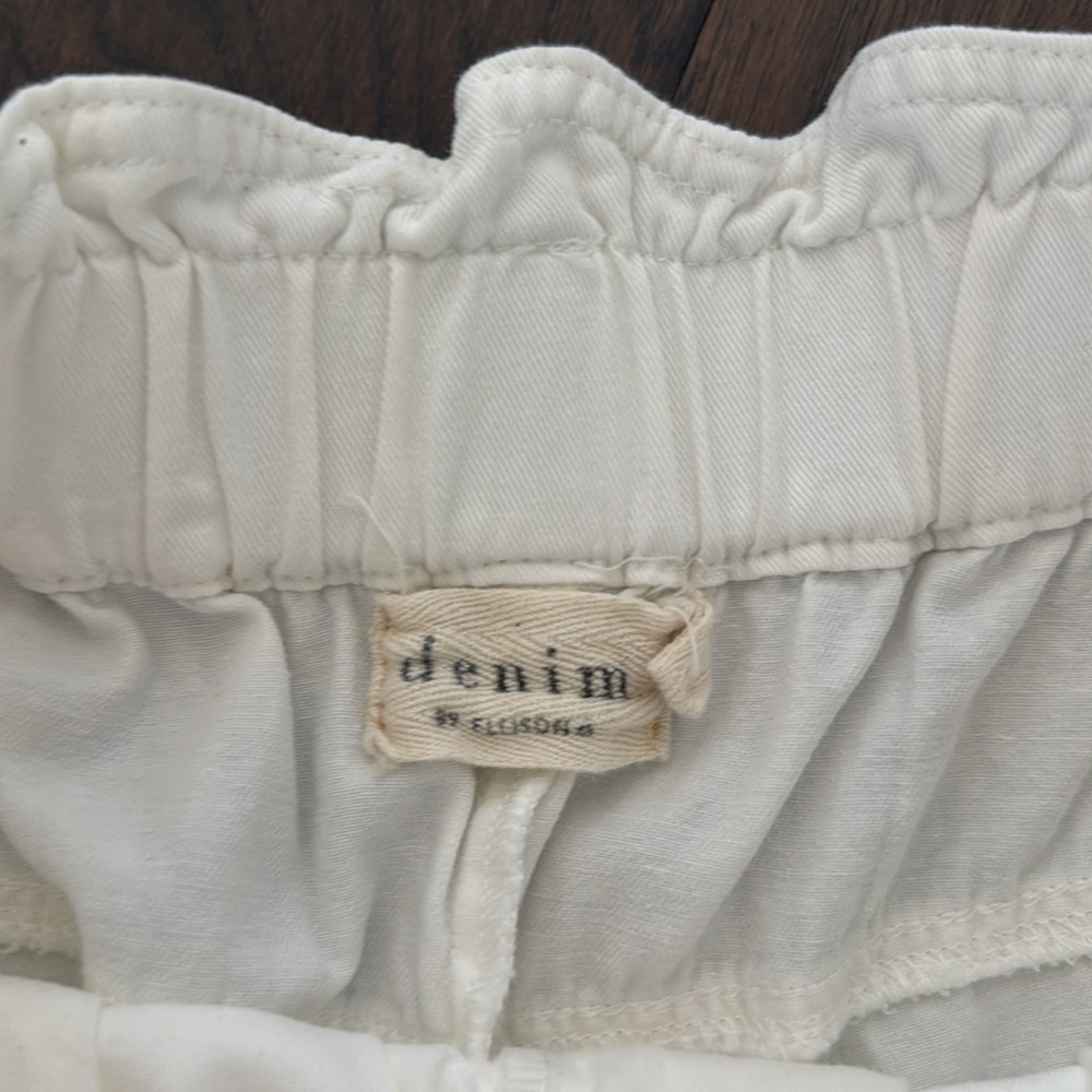 White Scalloped Women's Shorts - Picture 3 of 4